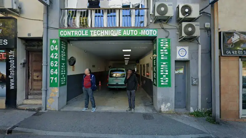 Vue de la rue devant Centre contrôle technique DEKRA (AUTO - MOTO), Aubagne