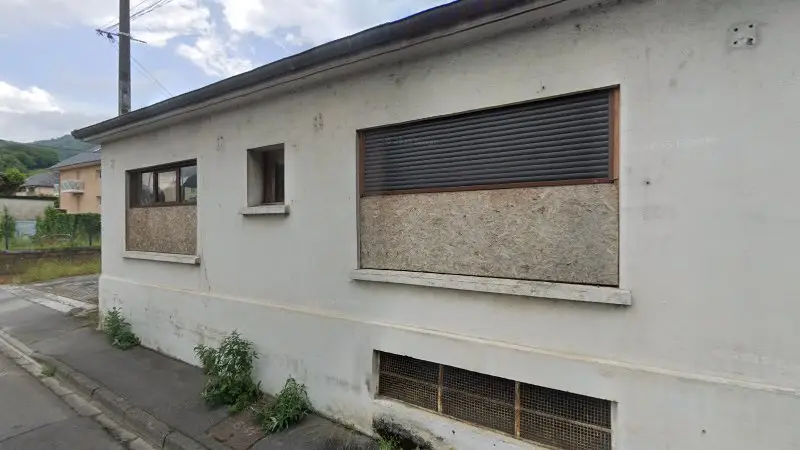 Vue de la rue devant Garage Nagy, Bagnères-de-Bigorre