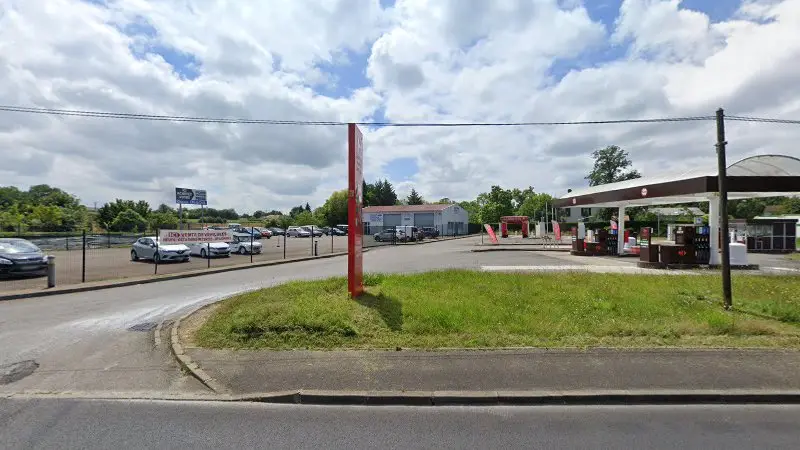 Vue de la rue devant France Pare-Brise - Chez Garage Auto Import 40, Hagetmau