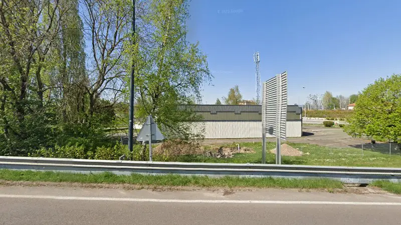 Vue de la rue devant Auto Bilan France, Danjoutin