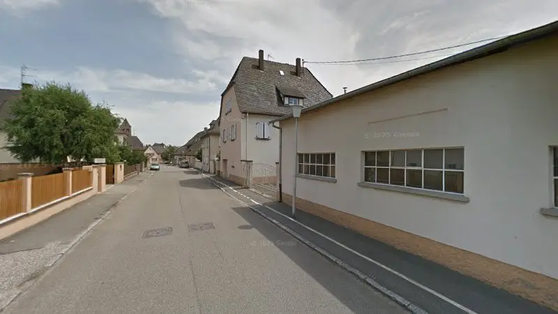 Vue de la rue devant Thorr Mecanique Viticole, Kaysersberg Vignoble