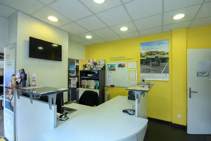 Photo publiée sur la fiche Google de Renault Garage Charlemagne Agent, Nancy