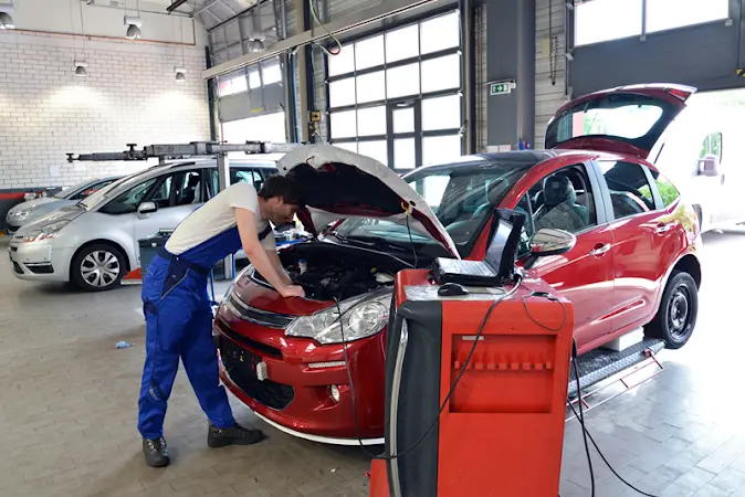 Photo publiée sur la fiche Google de M PERF GARAGE SPECIALISTE MERCEDES ILE DE FRANCE - REPARATEUR GPL VOITURE - REPROGRAMMATION MOTEUR, L'Haÿ-les-Roses