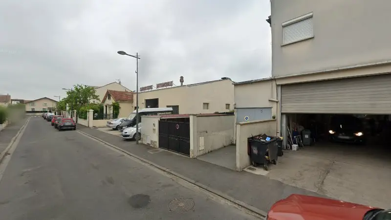 Vue de la rue devant SARL MAHCAR - MOTRIO, Chennevières-sur-Marne