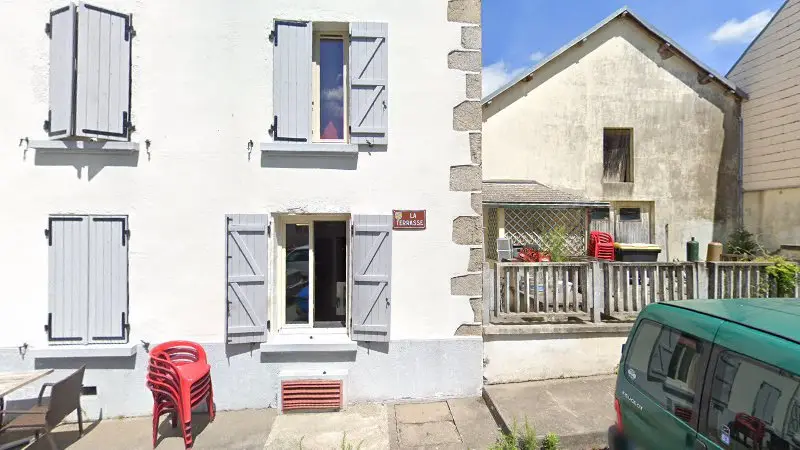 Vue de la rue devant rue françois baron, Saint-Gervais-d'Auvergne