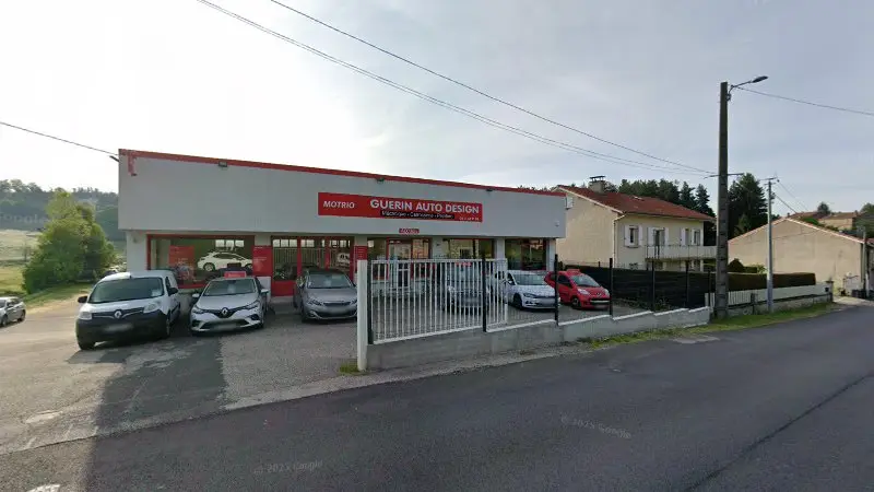 Vue de la rue devant Garage Fayard, Saint-Pal-de-Mons