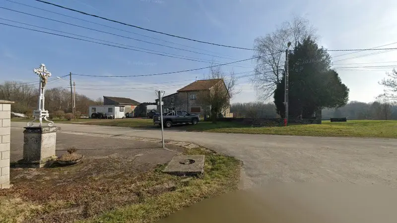 Vue de la rue devant Fred Méca pneu, Savonnières-en-Perthois