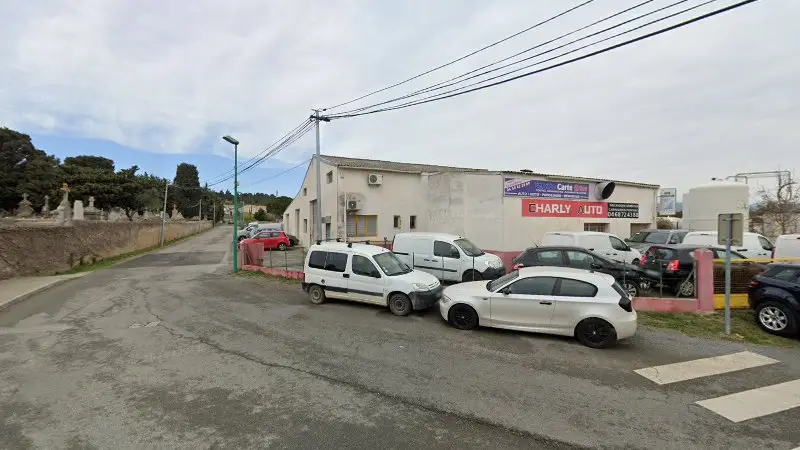 Vue de la rue devant Charly Auto ,carrosserie peinture, Villemoustaussou