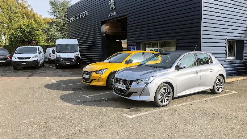 Photo publiée sur la fiche Google de Peugeot GARAGE LE POUPON, Couëron