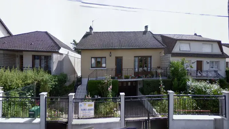 Vue de la rue devant Rachat pour destruction VHU T2OMS NÉGOCE AUTOMOBILE enlevement d'epave VHU 24/7 RACHAT EN L'ÉTAT, Morsang-sur-Orge