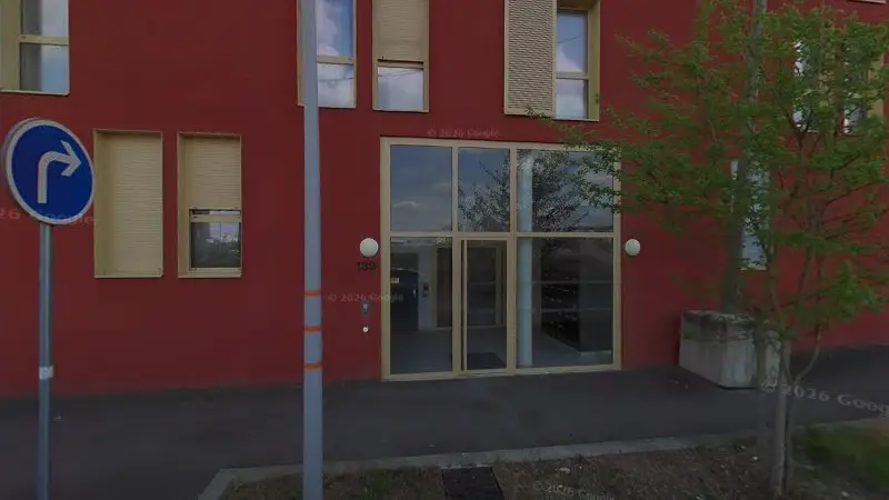 Vue de la rue devant Chop Ta Gova, Carrières-sous-Poissy