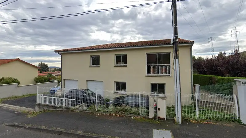 Vue de la rue devant CJP - Pièces automobiles pour professionnels, Clermont-Ferrand