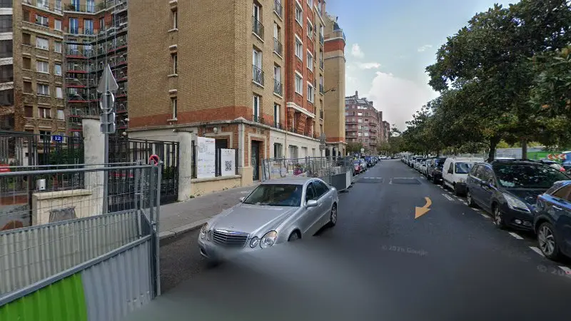 Vue de la rue devant Da Conceicao Pereira Agostinho, Paris