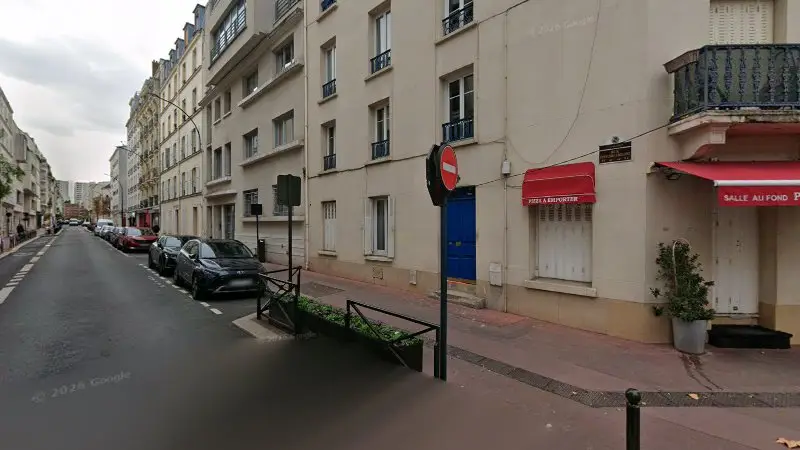Vue de la rue devant Amplitude auto suppression adblue et filtre à particule, Levallois-Perret
