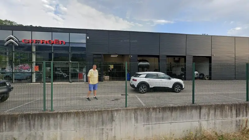 Vue de la rue devant GONTIER PERE & FILS - Citroën, Saint-Jean-en-Royans
