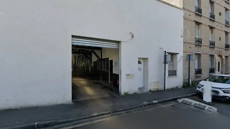 Vue de la rue devant VSM garage auto Champigny, Champigny-sur-Marne