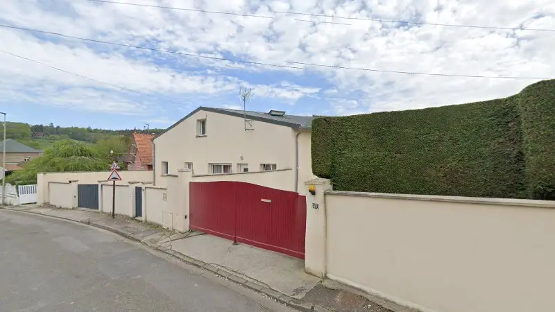 Vue de la rue devant Sarl Rasse Remy, Saint-Pierre-en-Val