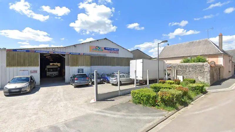Vue de la rue devant Amso Auto Multi Services Des Ouches, Fresnay-l'Évêque