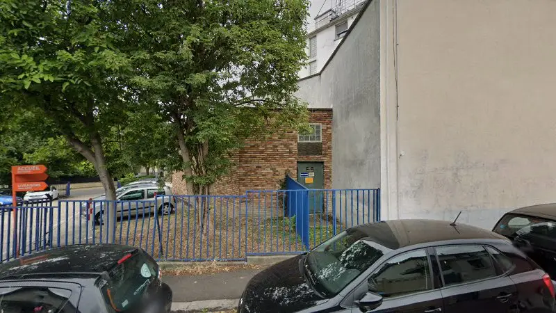 Vue de la rue devant Garage Villa des Carrières, Fontenay-sous-Bois