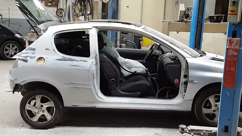 Photo publiée sur la fiche Google de EQUINOX | Garage, Carrosserie, Peinture, Pare-Brise à Taverny, Taverny