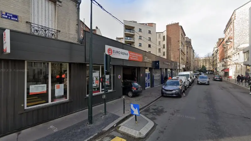 Vue de la rue devant Euro Repar Car Service, Clichy