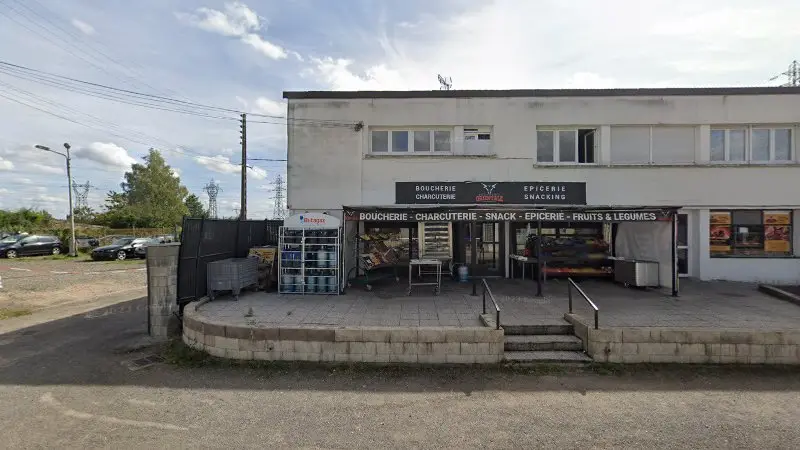 Vue de la rue devant SAMO’TO, Piennes