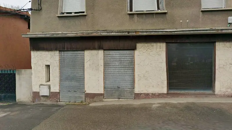 Vue de la rue devant Rouyr De Roche La Molière St Étienne, Firminy