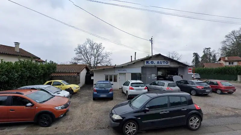 Vue de la rue devant Eurorepar Rg Auto, La Balme-les-Grottes