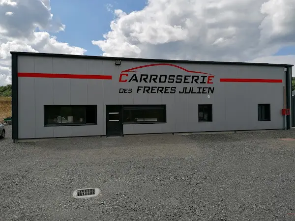 Photo publiée sur la fiche Google de Carrosserie des Frères Julien, La Roche-Vineuse