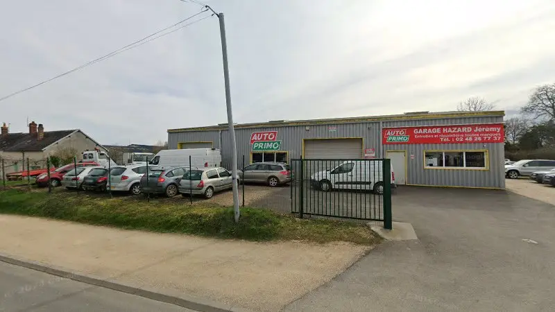 Vue de la rue devant Garage Hazard AutoPrimo, Henrichemont