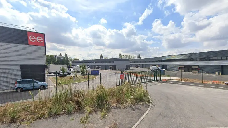 Vue de la rue devant France alliance Carrosserie, Aulnay-sous-Bois