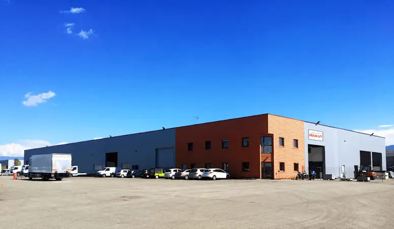 Photo publiée sur la fiche Google de Trouillet Services Lyon – PL et Utilitaires : Réparation, Entretien, Peinture, Carrosserie, Location Utilitaires et Semi, Saint-Priest
