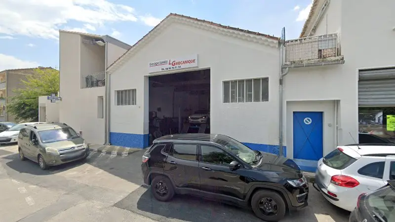 Vue de la rue devant Garage Lassia / LG Mécanique, Courthézon