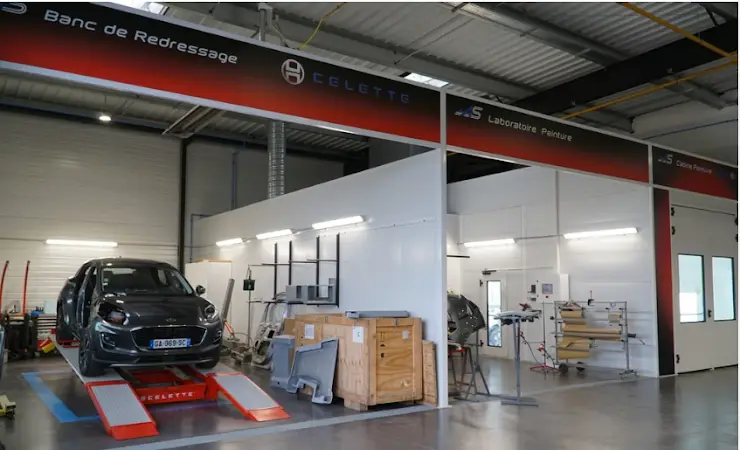 Photo publiée sur la fiche Google de carrosserie falcone, Bourg-la-Reine