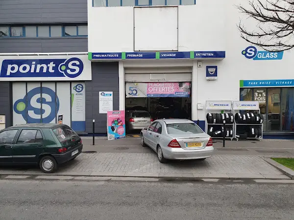 Photo publiée sur la fiche Google de Centre pare-brise S Glass Epinay-sur-Seine, Épinay-sur-Seine