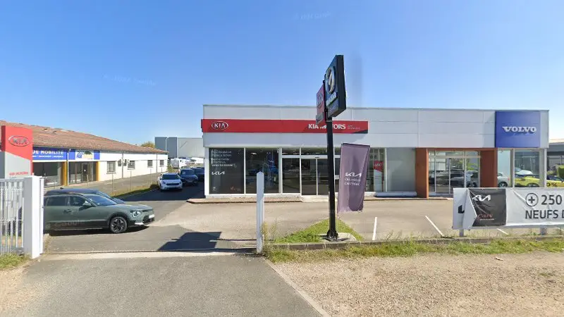 Vue de la rue devant ELITE MOTORS - Mazda Service, Villefranche-sur-Saône