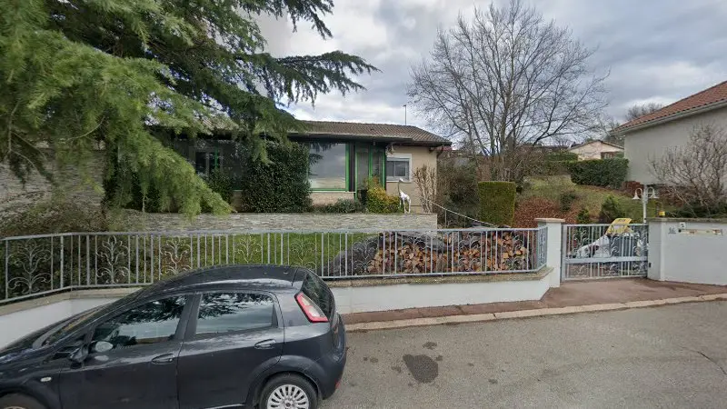 Vue de la rue devant SAN service auto nomade, Tignieu-Jameyzieu