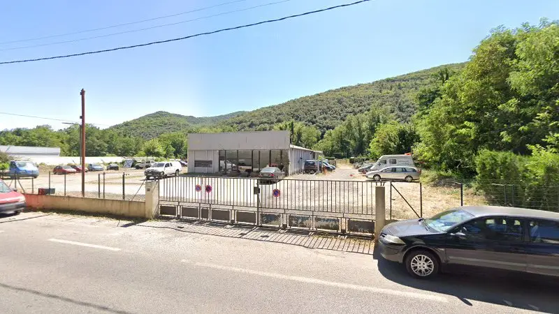 Vue de la rue devant Garage allegre Thibaut, Bessèges