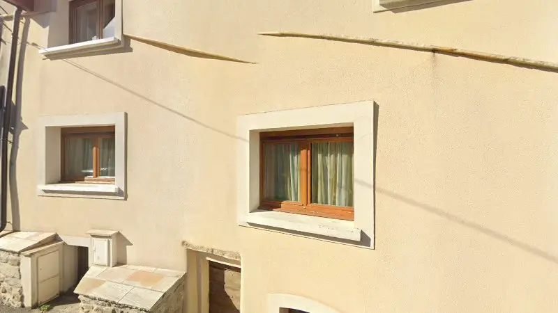 Vue de la rue devant Au Plaisir De L 'Automobile, Bons-en-Chablais