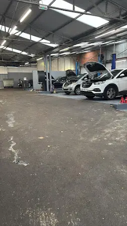Photo publiée sur la fiche Google de garage auto premium, Champs-sur-Marne