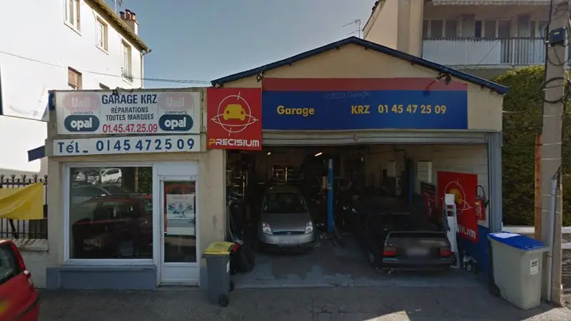 Vue de la rue devant Garage KRZ - Technicar Services, L'Haÿ-les-Roses