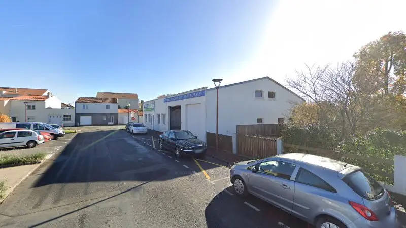 Vue de la rue devant Sécuritest Contrôle Technique Automobile ST JULIEN DE CONCELLES, Saint-Julien-de-Concelles
