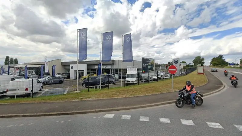 Vue de la rue devant MARCHAL AUTOMOBILES SAS- Audi, Saint-Martin-sur-le-Pré