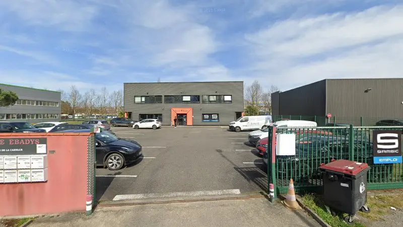 Vue de la rue devant DEKRA Expertise - Toulouse, Castelnau-d'Estrétefonds