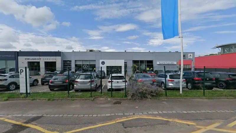 Vue de la rue devant Seat Geispolsheim - Grand Est Automobiles, Geispolsheim