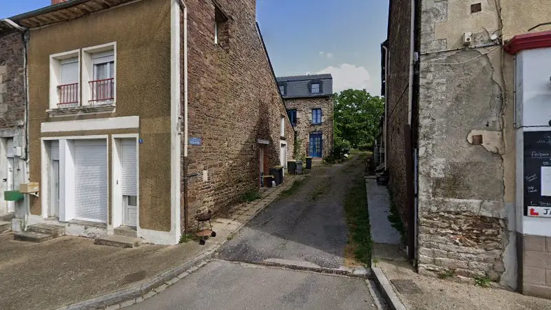 Vue de la rue devant Kevin Guégan Contrôleur technique itinérant, Gaël