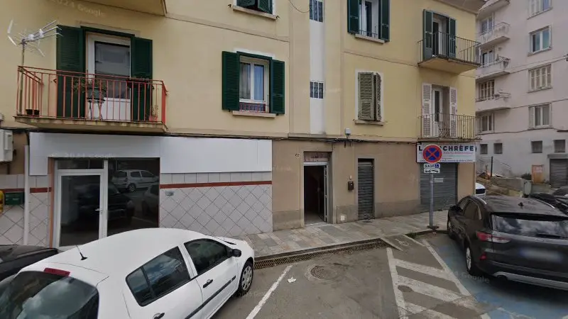 Vue de la rue devant Carrosserie les Padules, Ajaccio