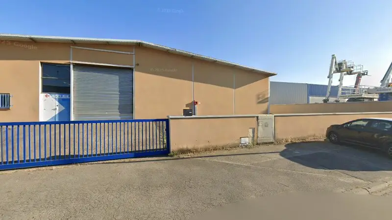 Vue de la rue devant Repar Util - GARAGE & CARROSSERIE Spécialisé UTILITAIRE, Colomiers