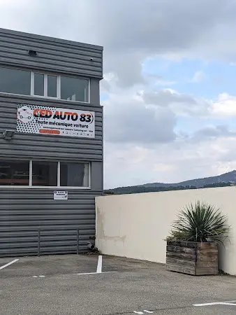 Photo publiĂ©e sur la fiche Google de đšâđ§Ced Auto 83: Atelier mĂ©canique Six-Fours-Les-Plages, Six-Fours-les-Plages