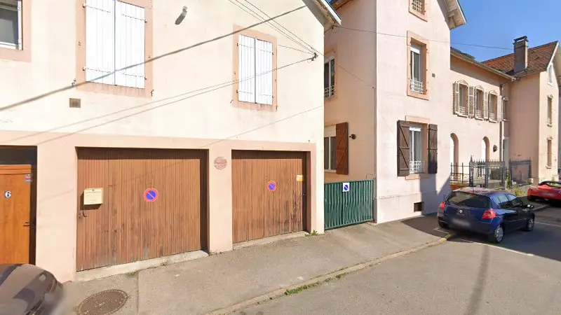 Vue de la rue devant AD Garage Expert AUTOTECHNICK, Saint-Dié-des-Vosges